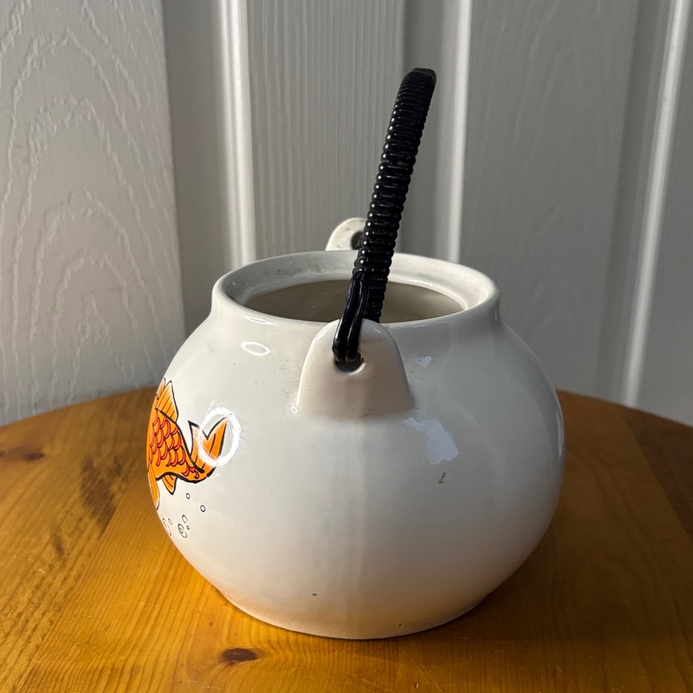 Ceramic Fish Design Teapot - Picture 2 of 6